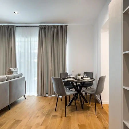 Maze Modern 1 King Bed Apartment, Fast Wi-Fi, In One Cotroceni-3